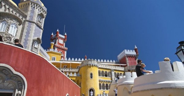 5 Hour Highlights of Sintra, Cascais and Estoril