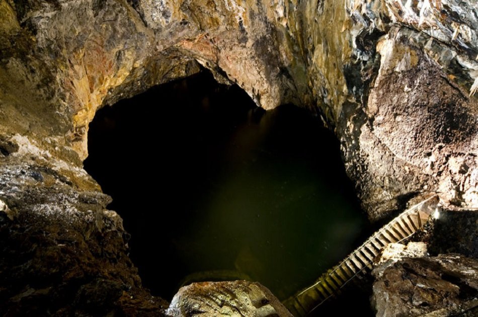 Caves Tour (Algar Do Carvão, Gruta Do Natal, Furnas Do Enxofre) from Azores
