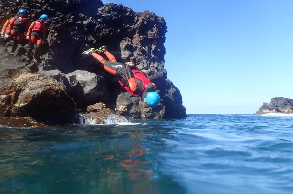 Coasteering in Caloura