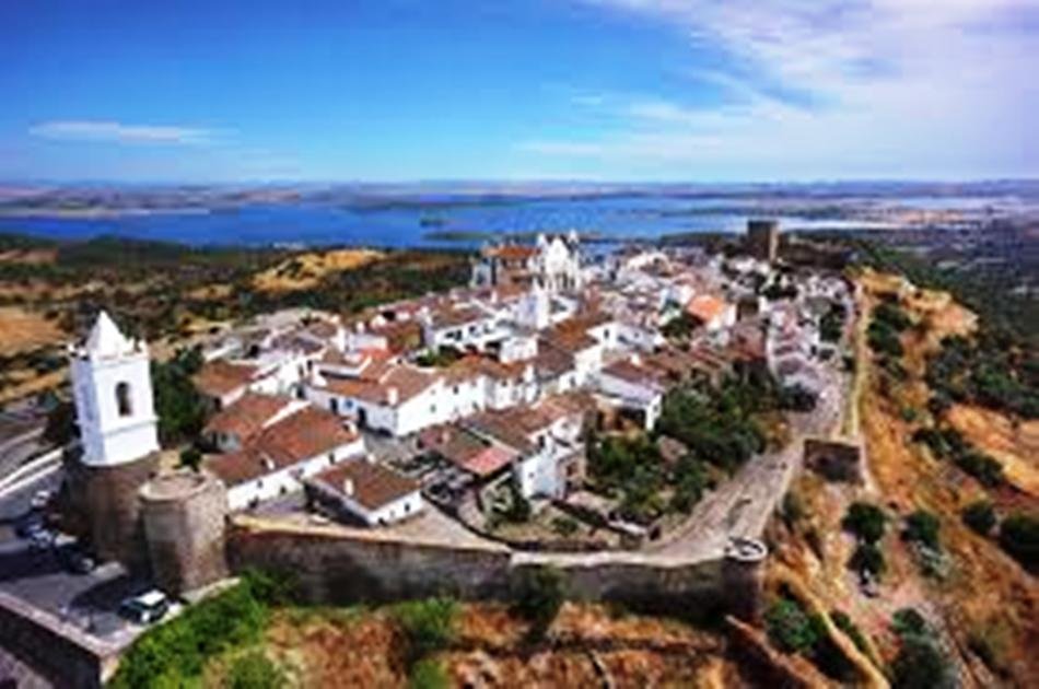 Day Trip to Evora (UNESCO World Heritage) with Lunch from Lisbon