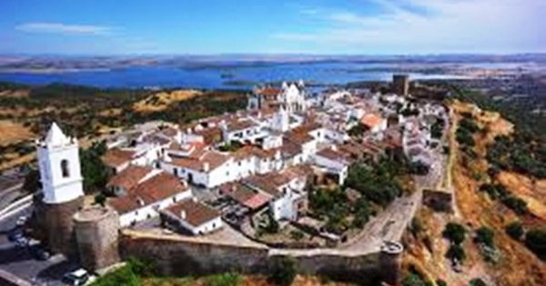 Day Trip to Evora (UNESCO World Heritage) with Lunch from Lisbon