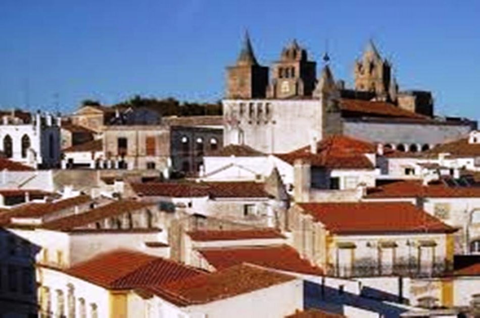 Day Trip to Evora (UNESCO World Heritage) with Lunch from Lisbon