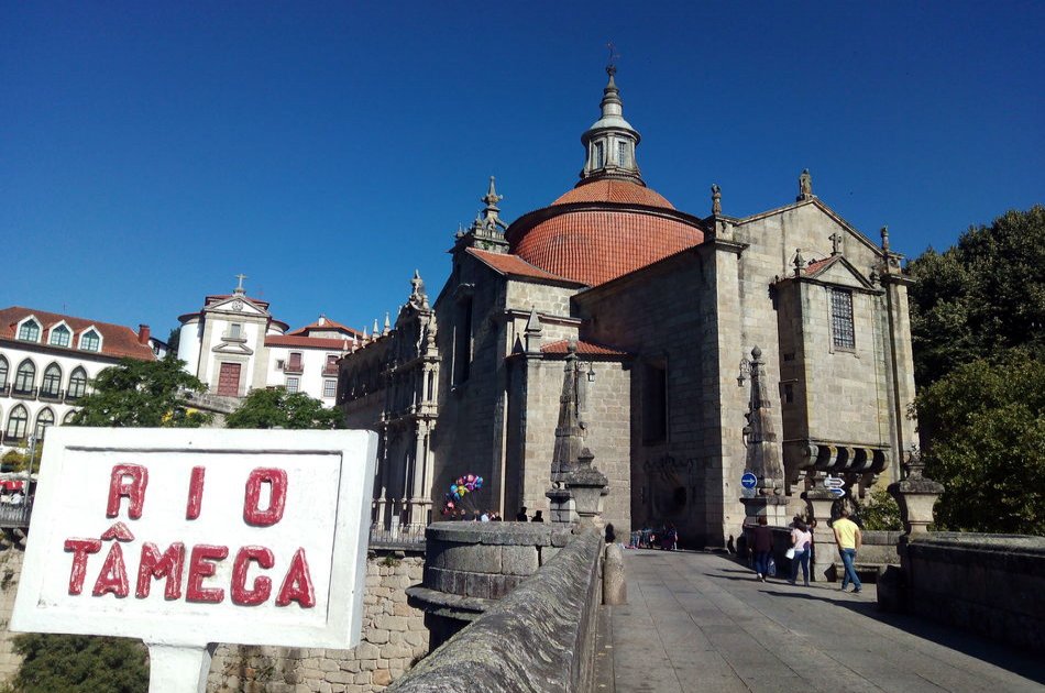 Douro Valley Small Group Tour with Wine Tastings & Lunch from Porto