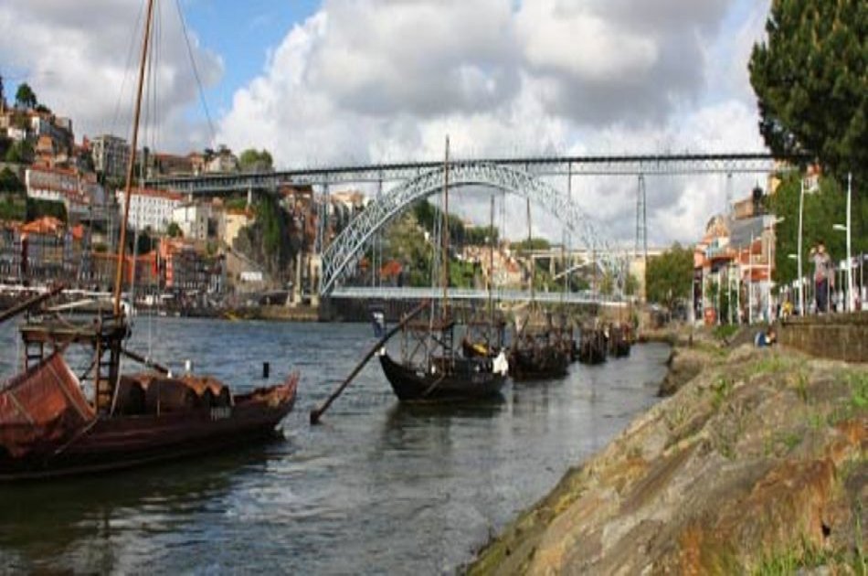 Private Porto Tour from Lisbon for 2 Days All Inclusive