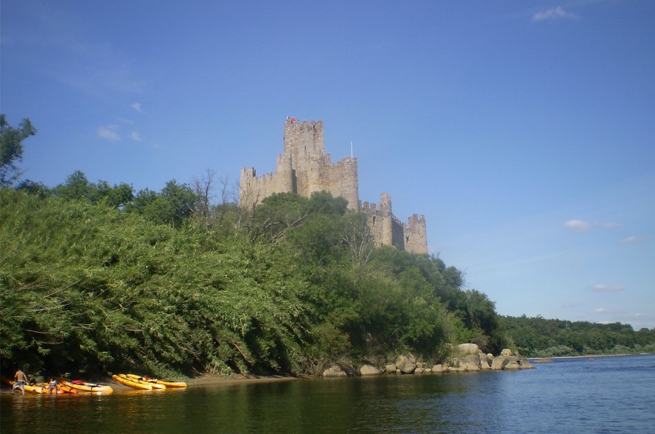 Private Tour Route Castles and Caves, Santarem, Almourol, Tomar from Lisbon