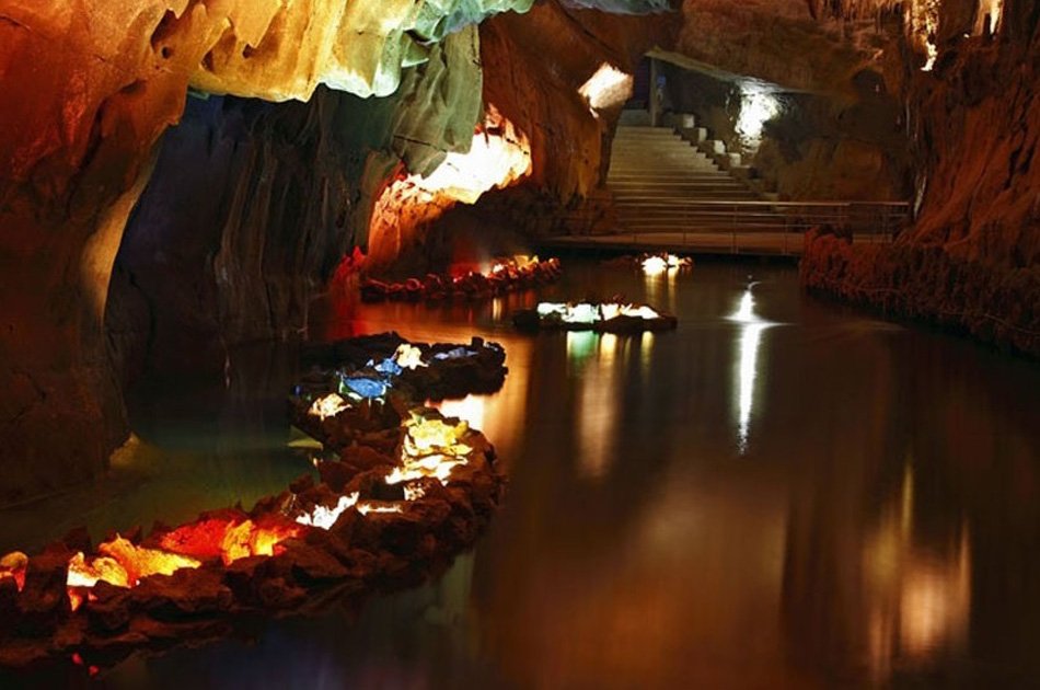 Private Tour Route Castles and Caves, Santarem, Almourol, Tomar from Lisbon