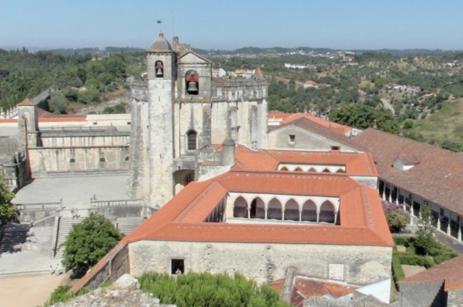 Private Tour Route Castles and Caves, Santarem, Almourol, Tomar from Lisbon