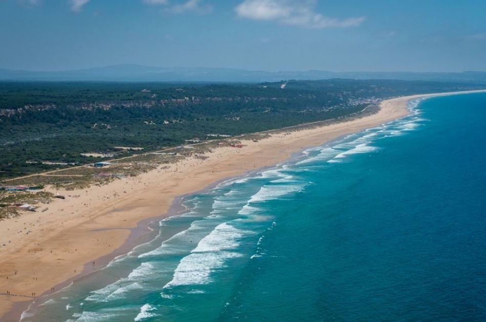 Private Transfer from Costa de Caparica to Lisbon Airport