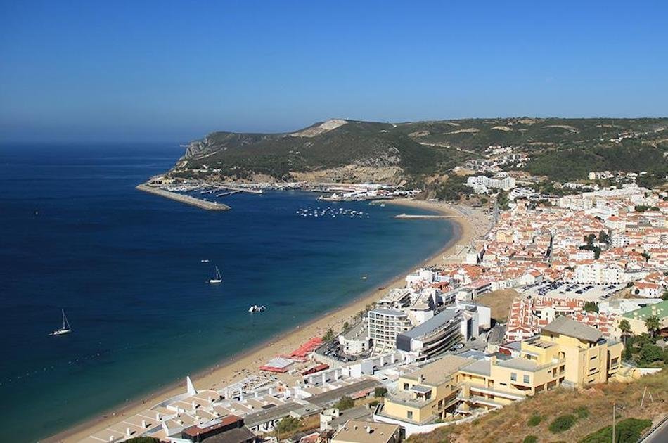 Private Transfer from Sesimbra to Lisbon Airport