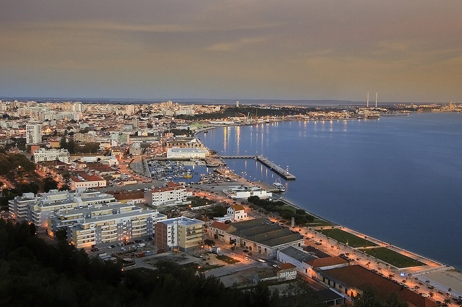 Private Transfer from Setúbal to Lisbon Airport