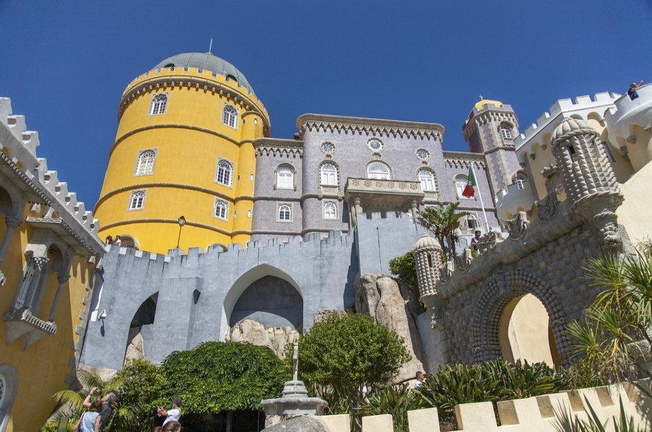 Sintra, Estoril Coast and Queluz Palace Private Tour