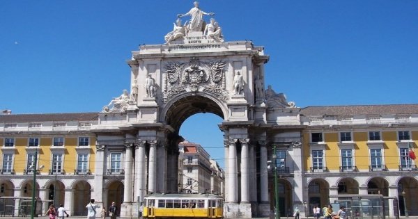 Small Group Private Lisbon Sightseeing Tour