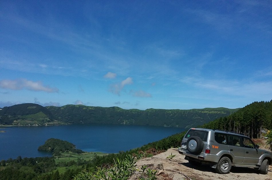 Tailored & Private Jeep Tour of the Azores
