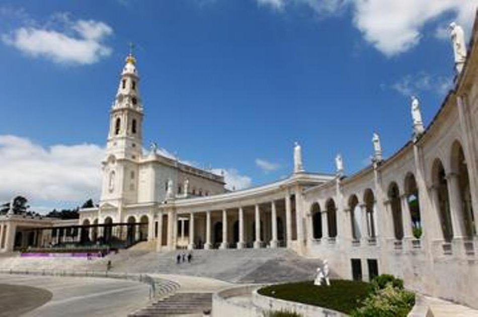 The Best Three Cities Tours from Lisbon : Fatima, Nazaré & Obidos