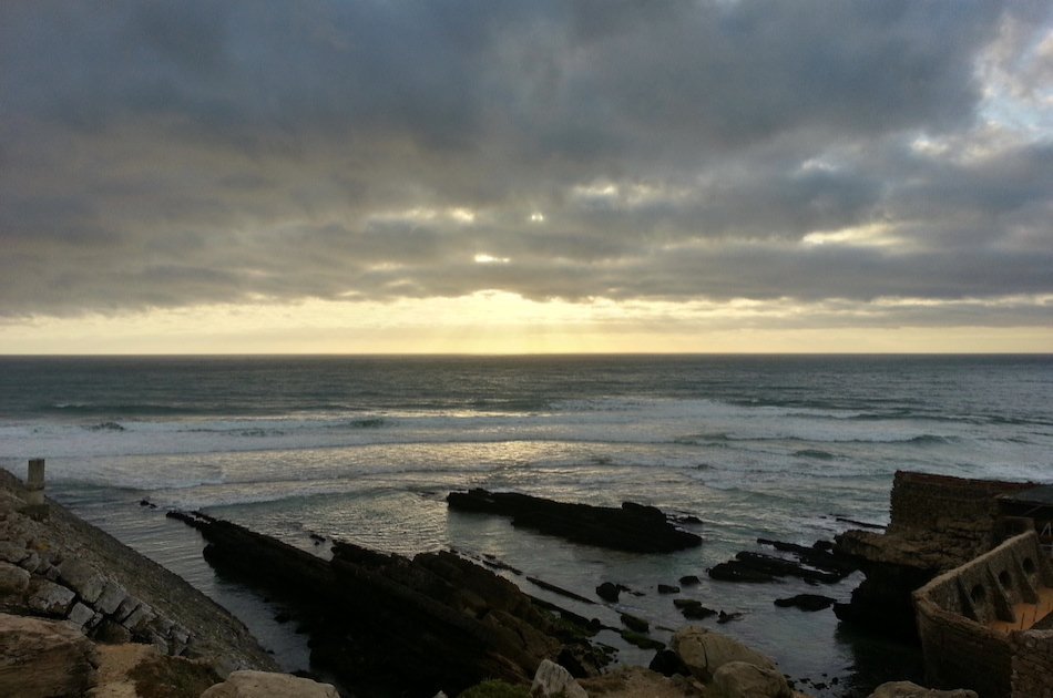 Two-Way Private Transfer Between Lisbon Airport and Cascais