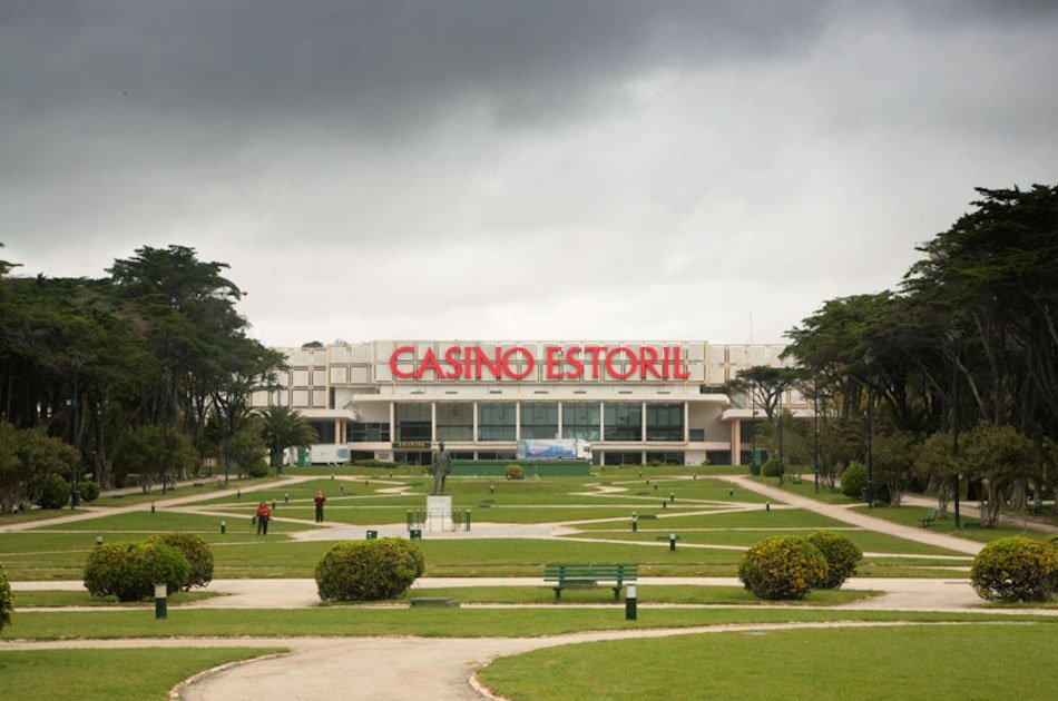 Two-Way Private Transfer Between Lisbon Airport and Estoril