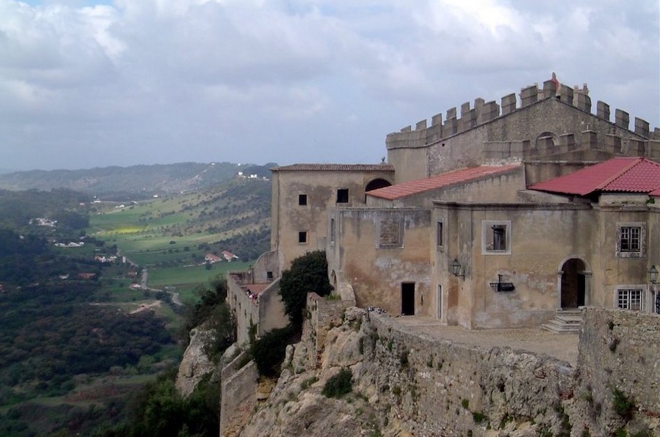 Two-Way Private Transfer Between Lisbon Airport and Palmela