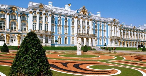 Half Day Excursion to Catherine Palace with Amber Room in St. Petersburg