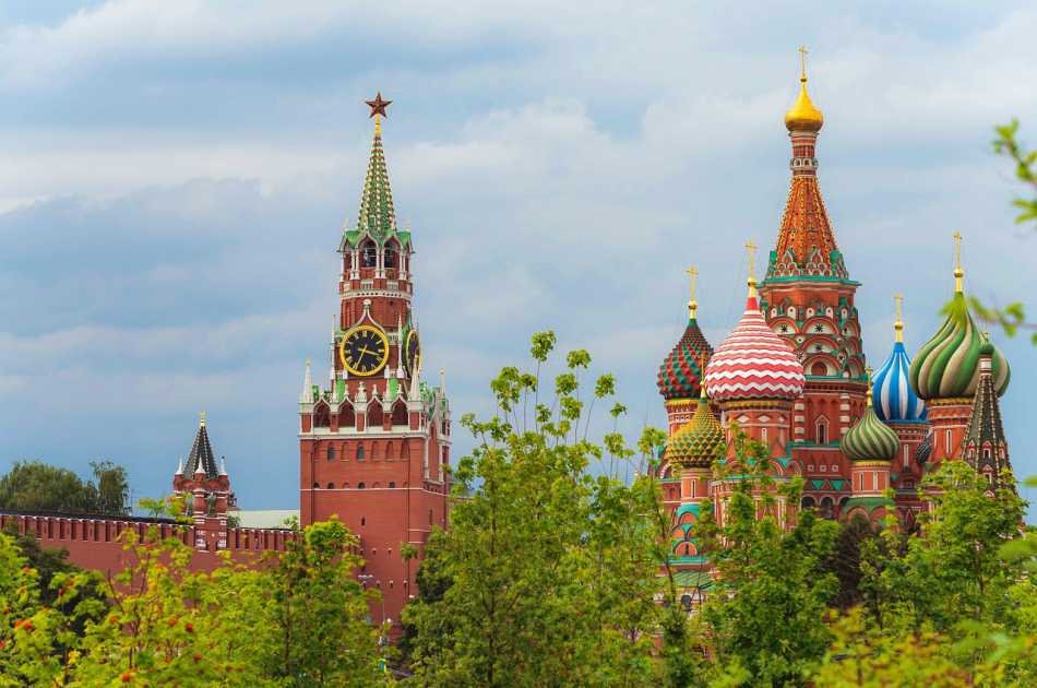 Red Square Private Tour by Car Including Sparrow Hills and Kremlin Visit