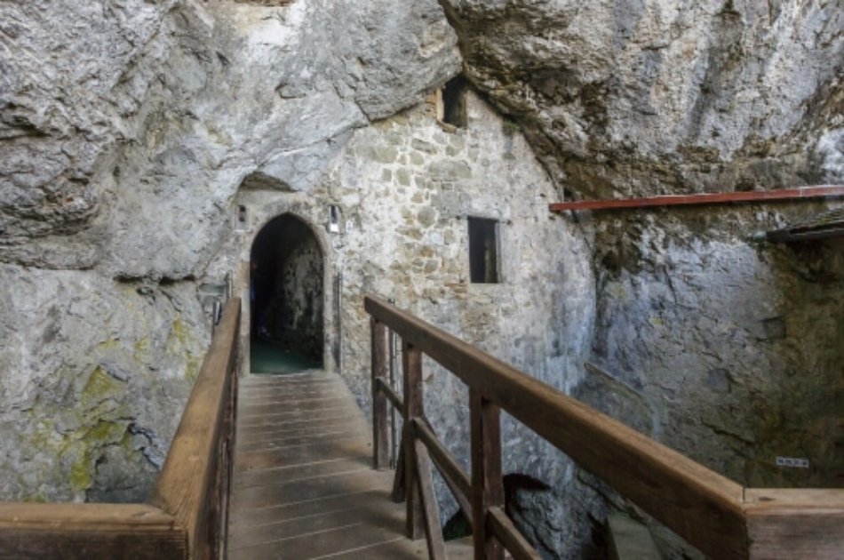 Lake Bled & Postojna cave in one day | Private trip from Ljubljana