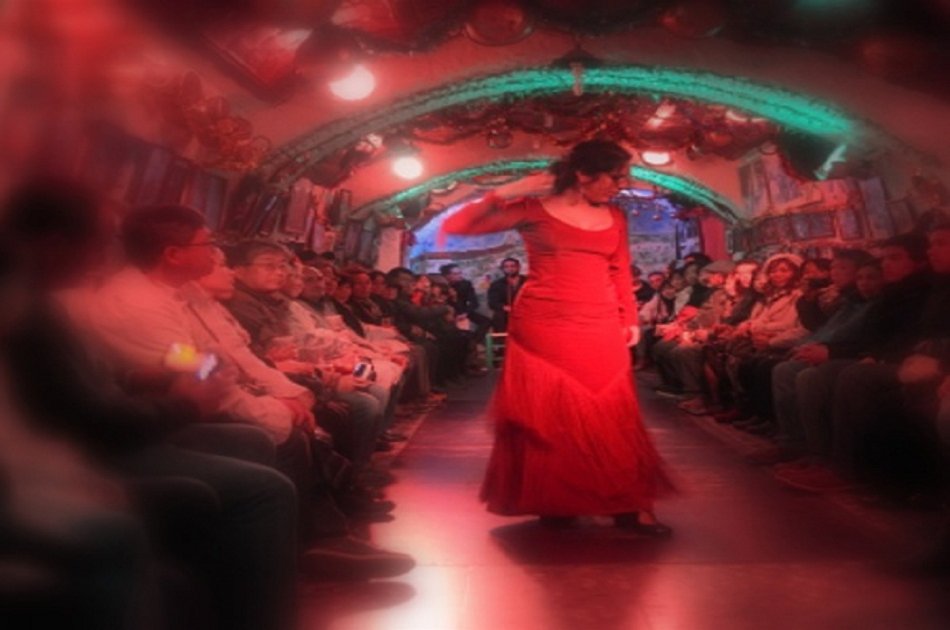 Authentic Flamenco Show in the Caves of Sacromonte