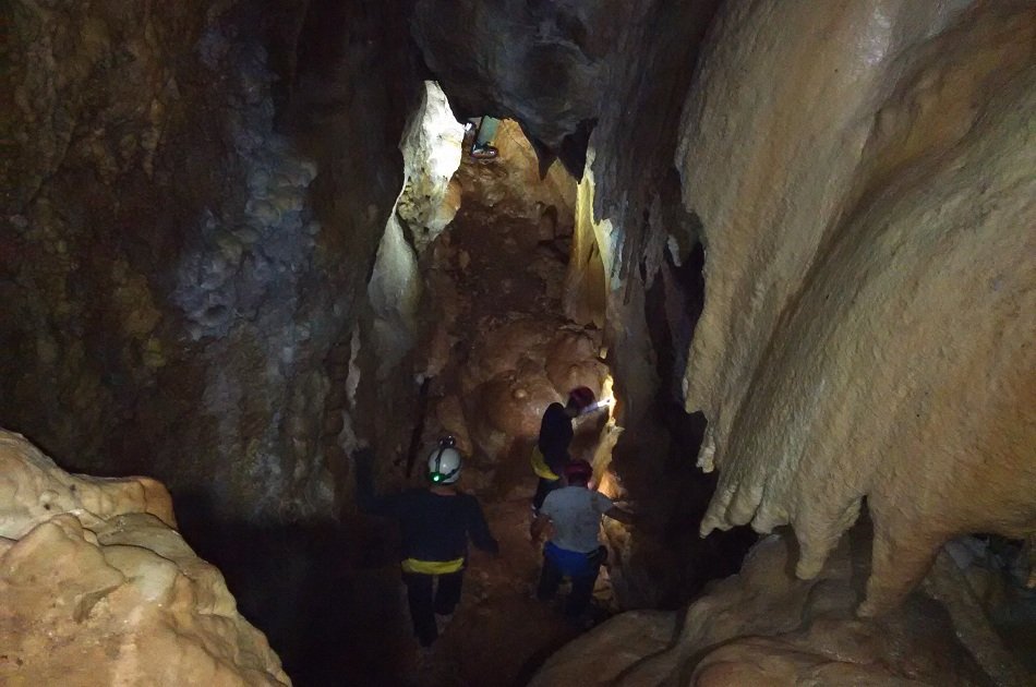 Caving in Granada: Nivar Cave