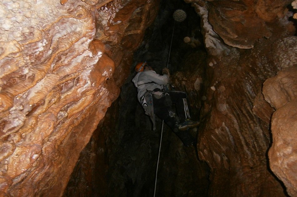 Caving in Granada: Nivar Cave