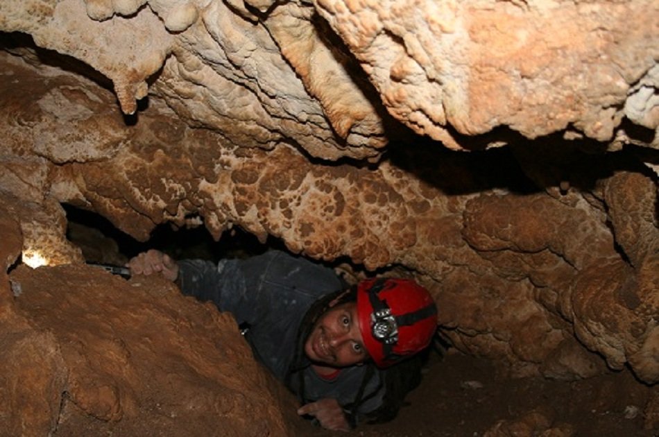 Caving in Granada: Nivar Cave
