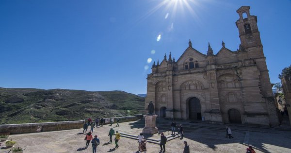 Discover the city of Antequera and Torcal from Málaga
