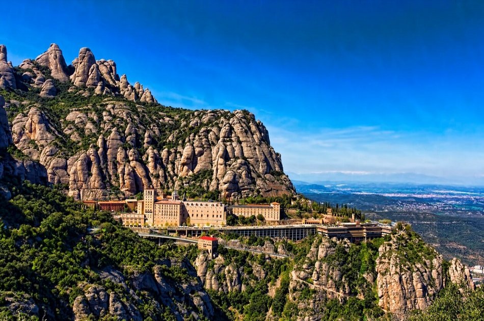 Montserrat Half-Day Private Guided Tour With Personal Pick-up