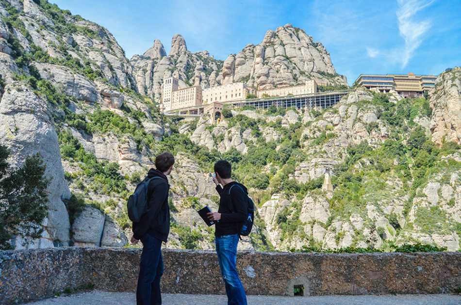 Montserrat Mountain Private Experience with Lunch Included