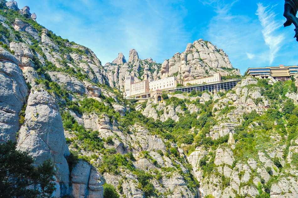 Montserrat Mountain Private Experience with Lunch Included