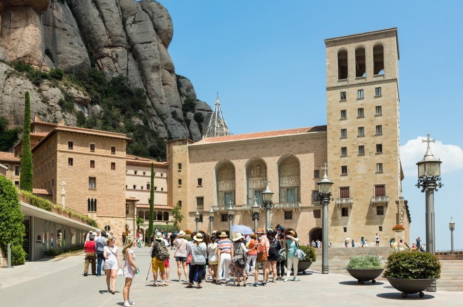 Private Round Trip Transfers To and From Barcelona BCN Airport and Barcelona City