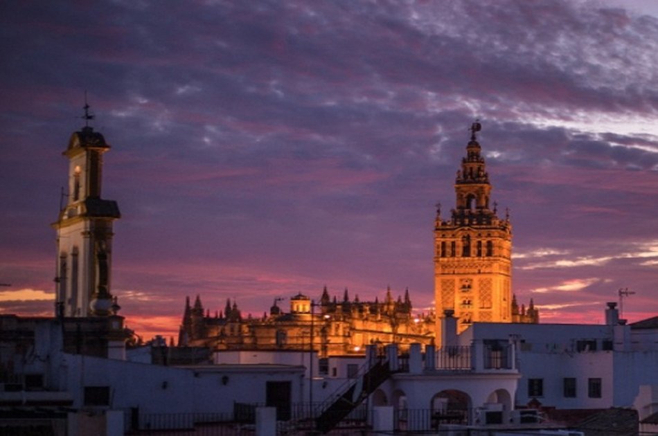 Private View of Seville From The Rooftops