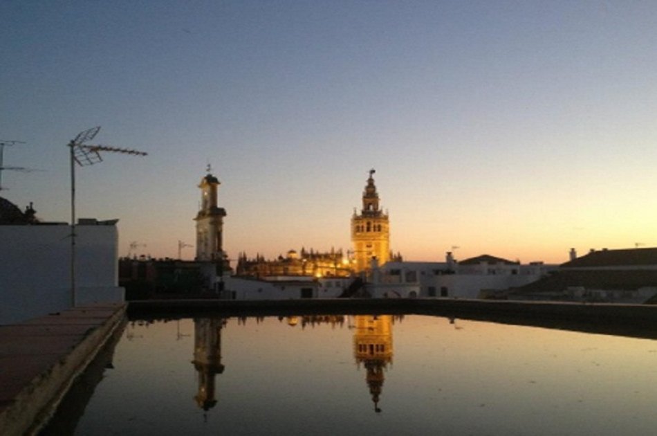 Private View of Seville From The Rooftops