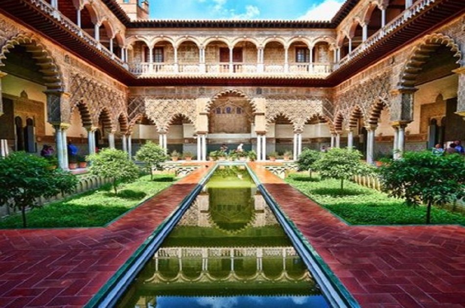 Semi Private Cathedral and Alcazar Tour From Seville