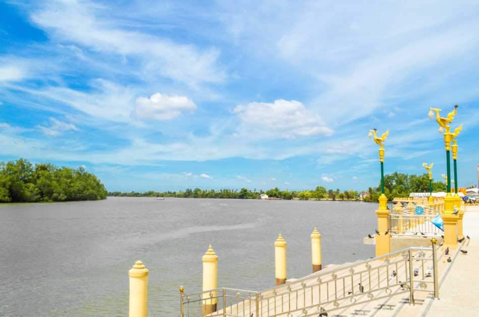 Chachoengsao Day Tour With a Friendly Local