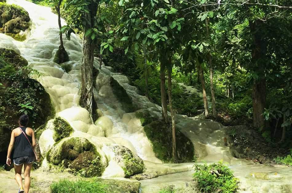 Explore the Bua Tong Waterfall