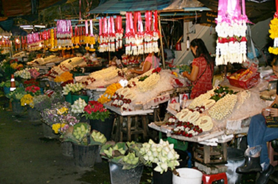 Private Day Tour of Doi Suthep Temple, Wat Phalad, Wat U Mong in Chiang Mai