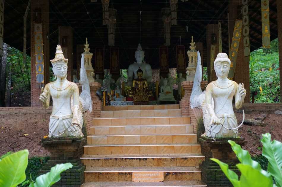 Private Day Tour of Wat Prathat Doi Kham, Wat Phalad, Wat U Mong in Chiang Mai