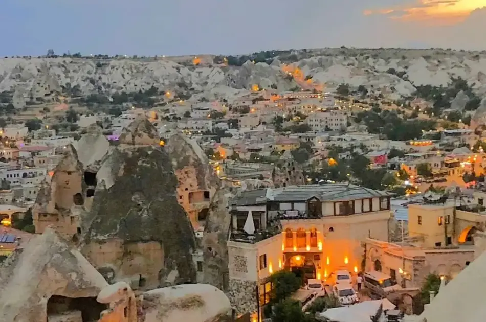 2 Days Cappadocia Tour From Istanbul with Cave Hotel and Balloon ride