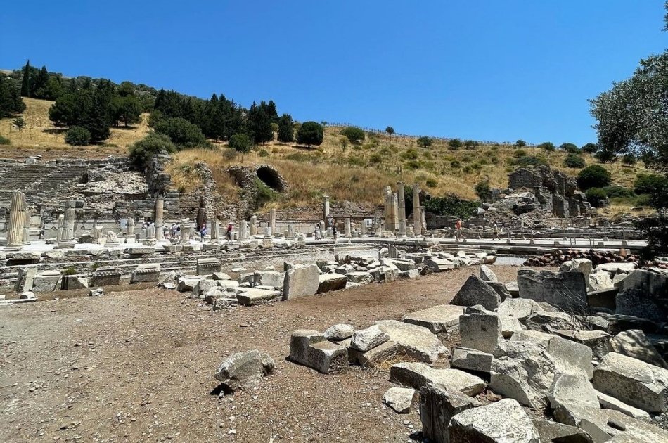 Ancient Ephesus Private Tour with Wine Tasting from Kusadasi Port