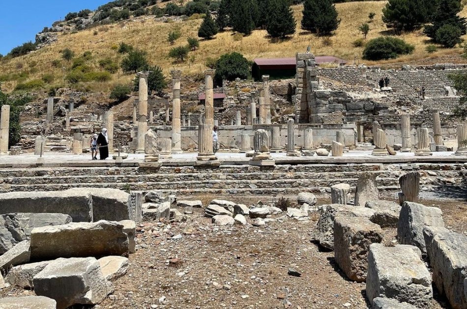 Ancient Ephesus Private Tour with Wine Tasting from Kusadasi Port