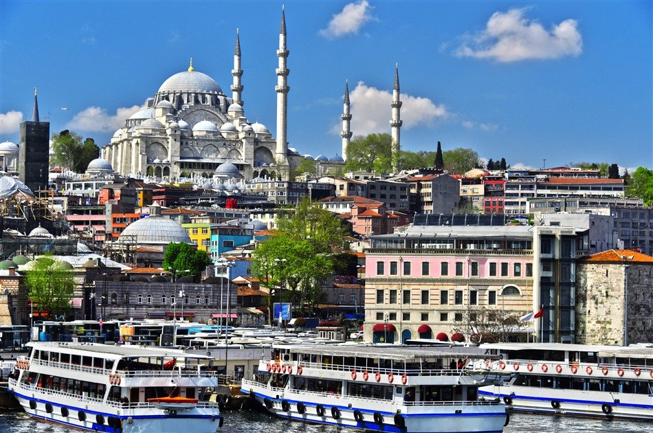 Bosphorus Cruise 2.5 Hours with Ottoman Palace in Istanbul