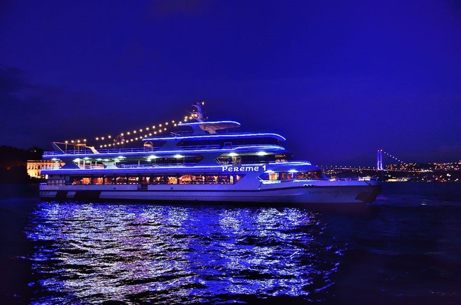 Bosphorus Dinner Cruise with Entertainment in Istanbul