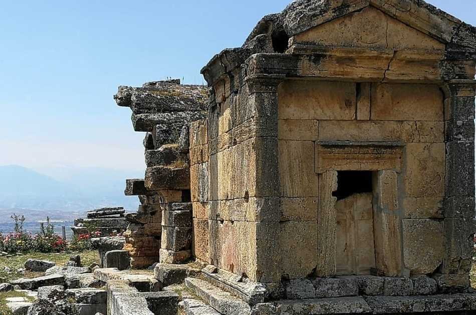 Enjoy a Full Day Tour in Pamukkale and Aphrodisias from Kusadasi