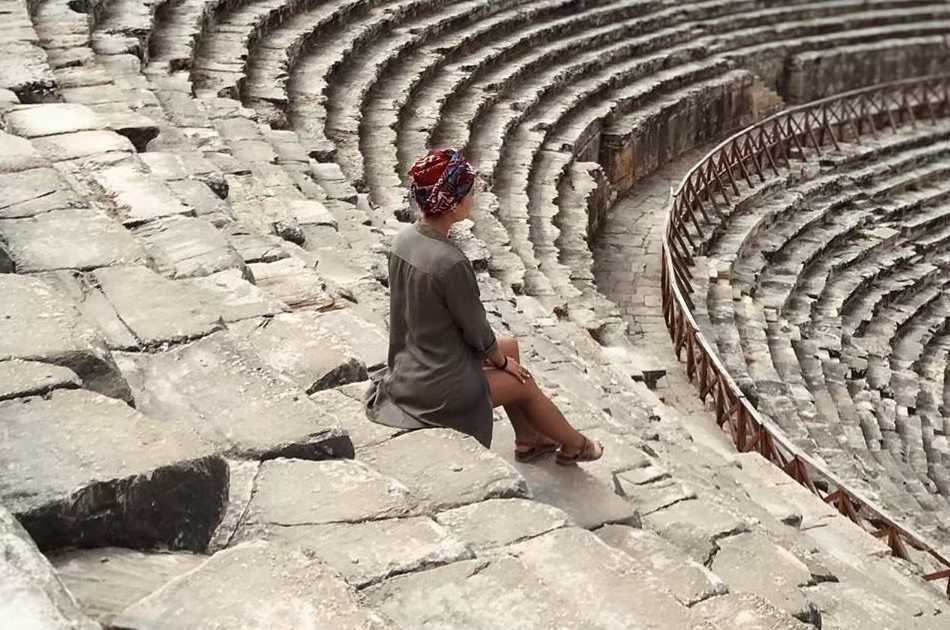 Enjoy a Full Day Tour in Pamukkale and Aphrodisias from Kusadasi