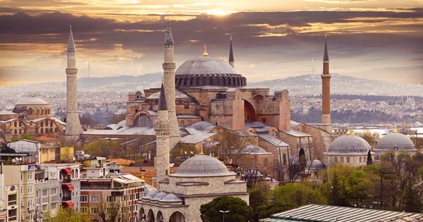 Half Day Group Tour of Hagia Sophia and Topkapi Palace in Istanbul