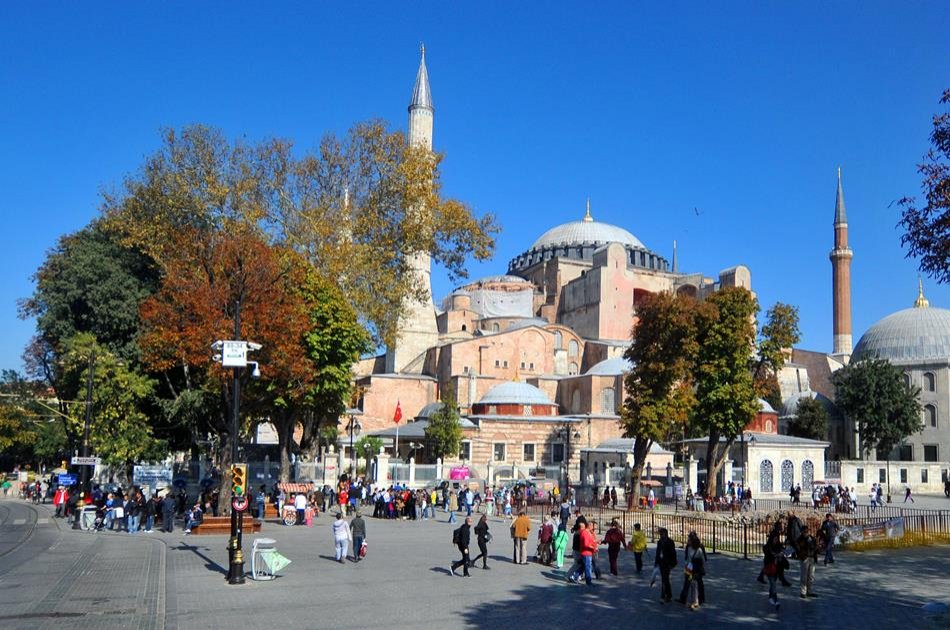 Half Day Istanbul Tour Including Hagia Sophia, Basilica Cistern and Grand Bazaar