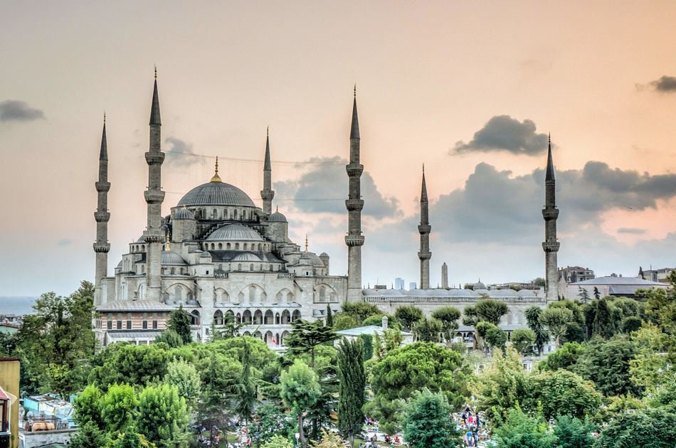 Half Day Istanbul Tour Including Hagia Sophia, Basilica Cistern and Grand Bazaar